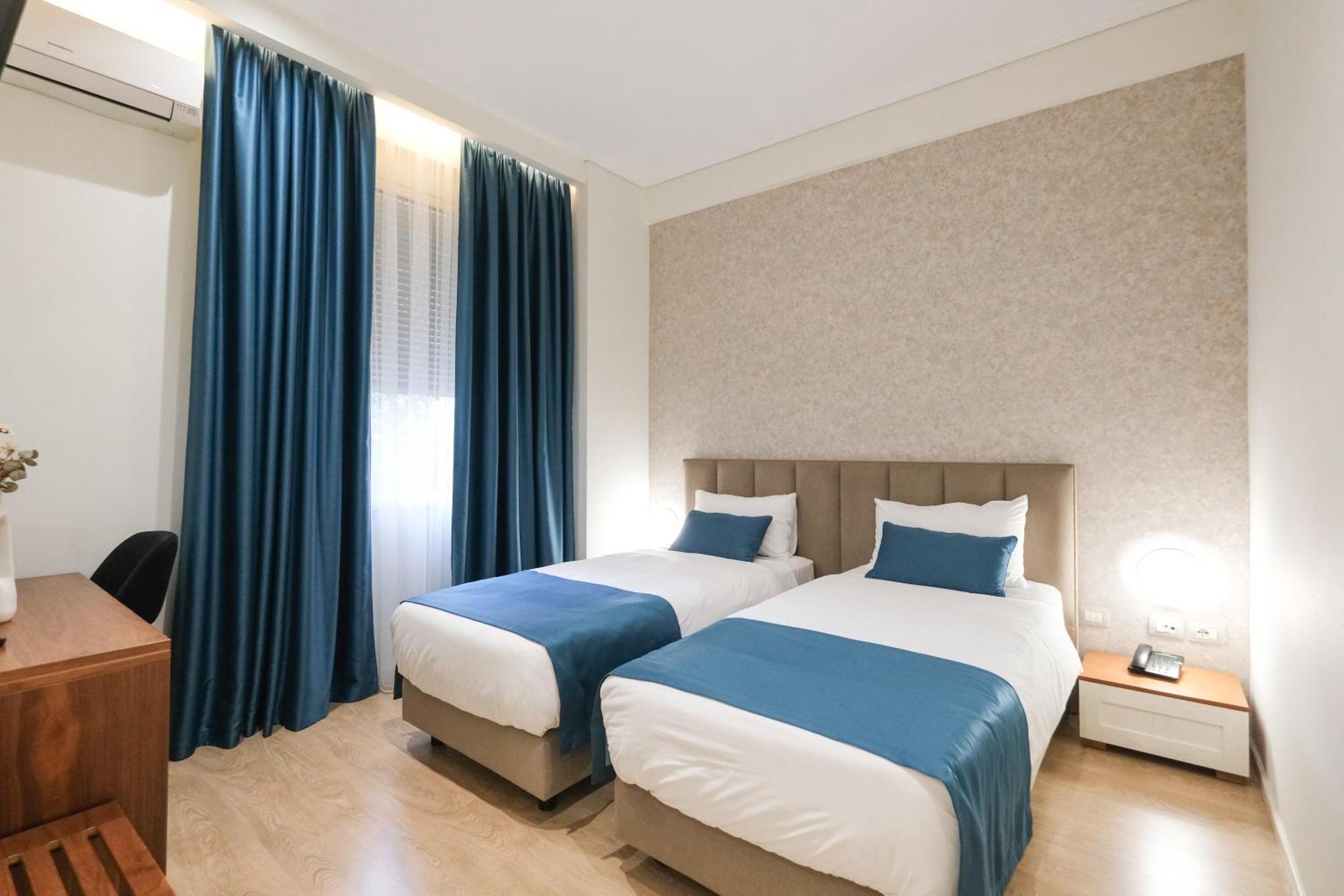 Golden City Hotel , 地拉那 外观 照片